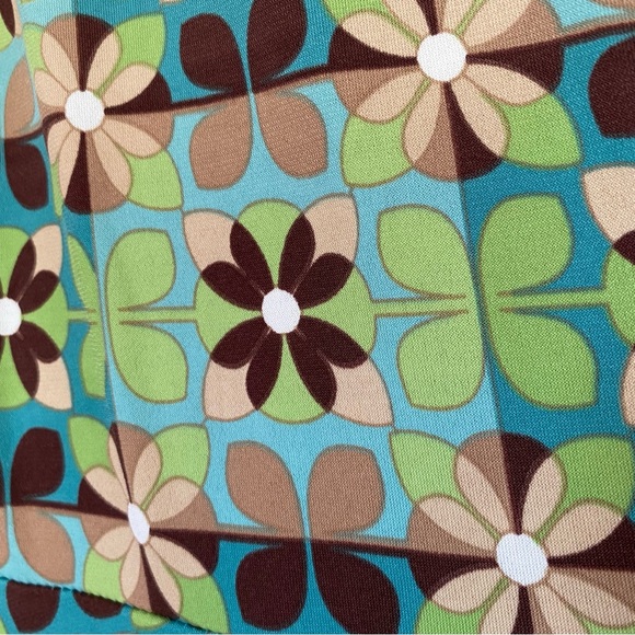 Dressbarn Green and White Sleeveless V-Neck Sundress - Picture 6 of 13